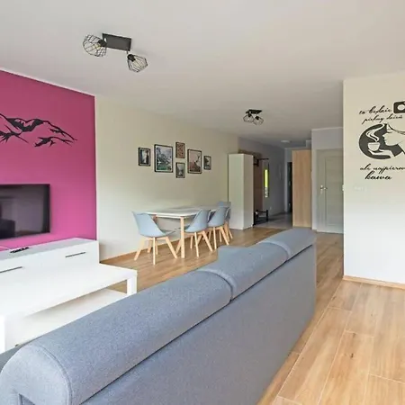 Szkolna Na 6 아파트 슈차이르크